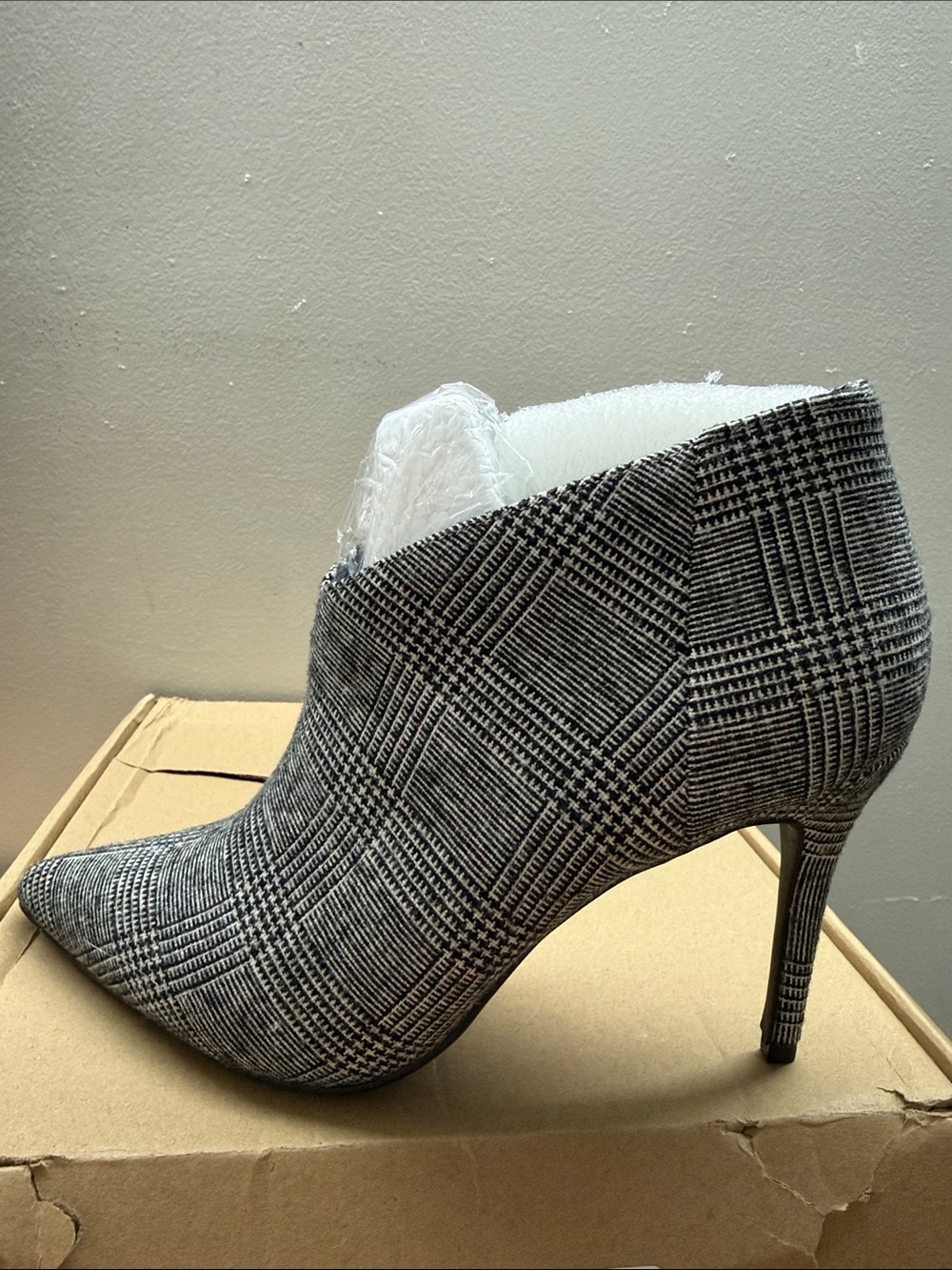 Journee CollectionDEMMI Plaid Black & Gray Stiletto Ankle Boot Women’s Size 8